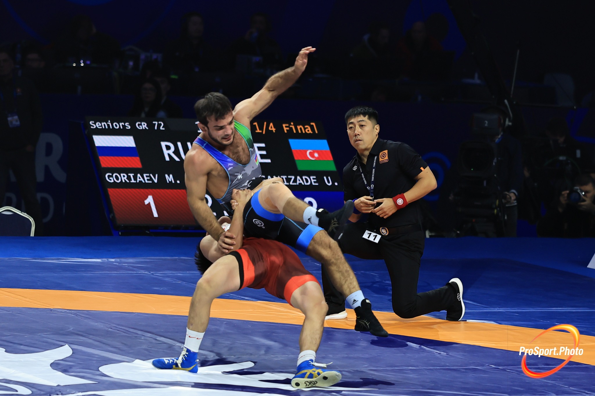 Мингиян Горяев в четвертьфинальной схватке. 72 кг, 25 октября. Чемпионат мира в Астане: первые три дня.