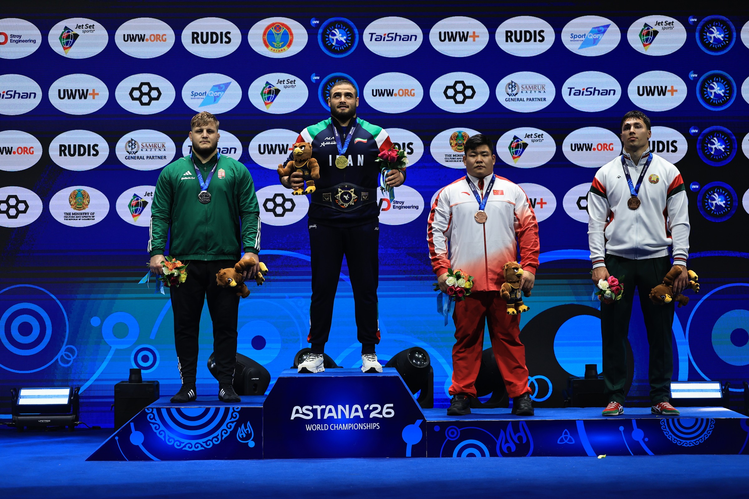 Призёры в весовой категории до 130 кг. 26 октября. Чемпионат мира в Астане: первые три дня.