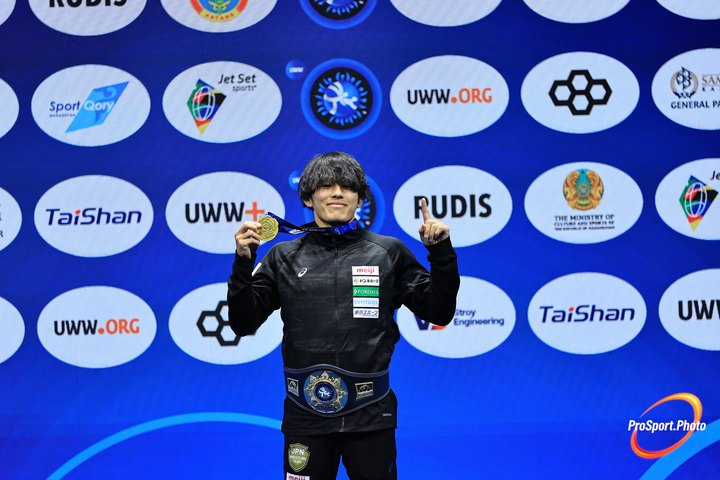 Золотая медаль и чемпионский пояс. 25 октября. Чемпионат мира в Астане: первые три дня.