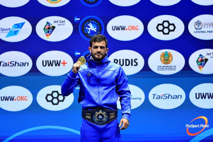 Портрет чемпиона с золотой медалью. 25 октября. Чемпионат мира в Астане: первые три дня.